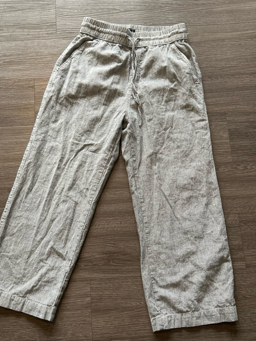 Abercrombie & Fitch Women's Wide Leg Corduroy Pants in Light Beige